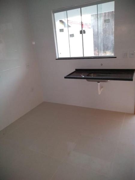 Casa à venda com 3 quartos, 100m² - Foto 2