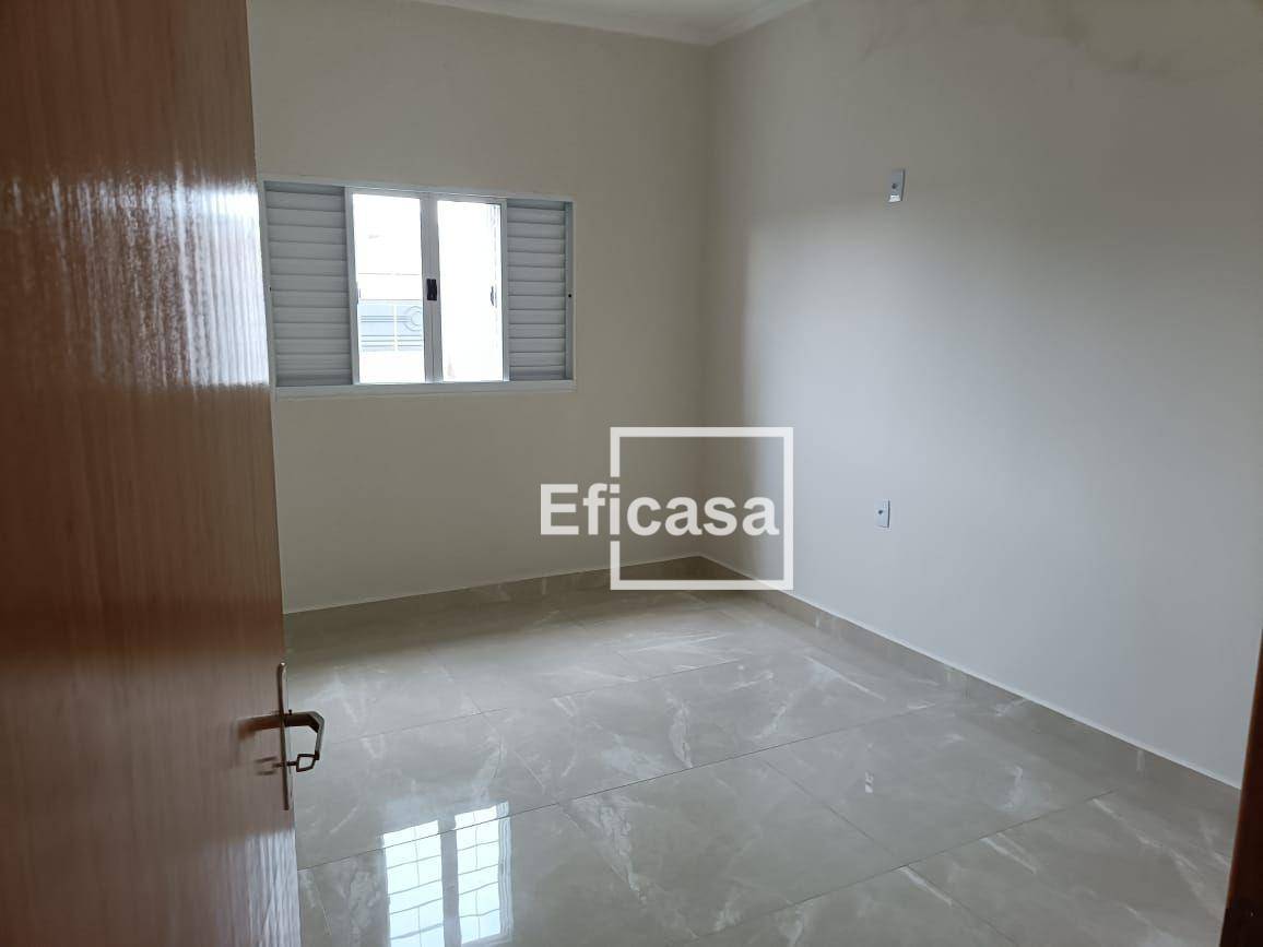 Casa à venda com 1 quarto, 40m² - Foto 2