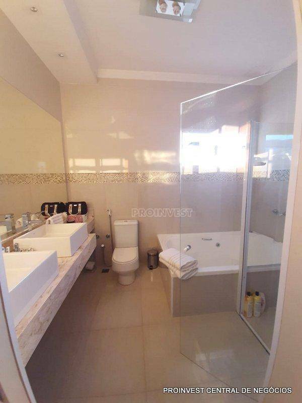 Casa de Condomínio à venda com 4 quartos, 320m² - Foto 13