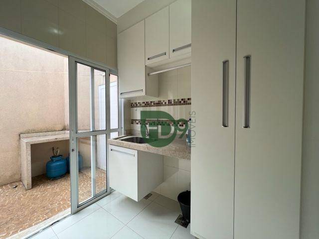 Casa à venda com 3 quartos, 220m² - Foto 38