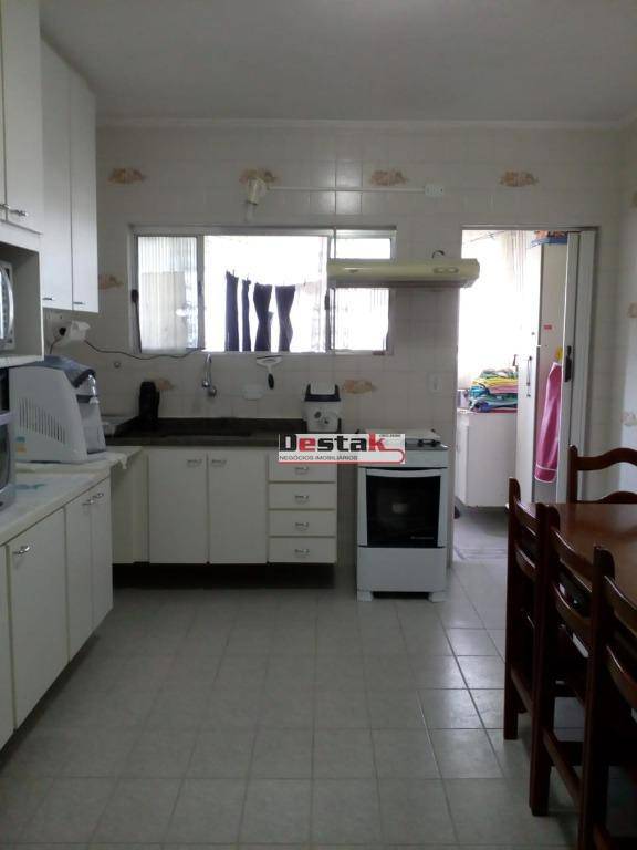 Apartamento à venda com 2 quartos, 70m² - Foto 11