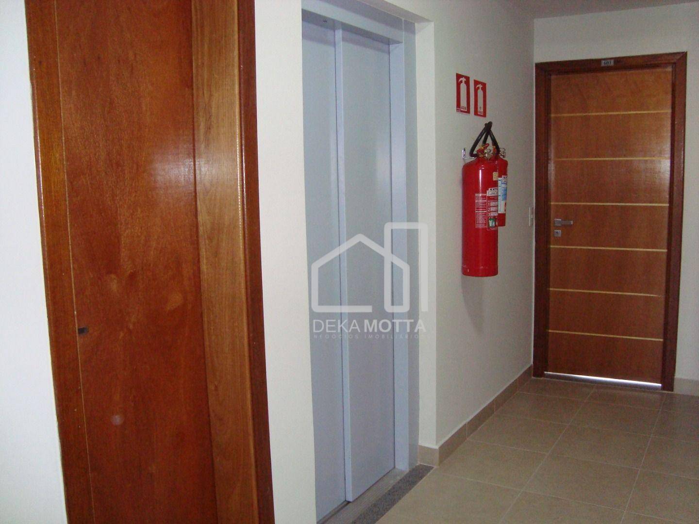 Apartamento à venda com 3 quartos, 75m² - Foto 2