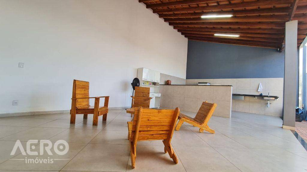 Casa à venda com 2 quartos, 150m² - Foto 12