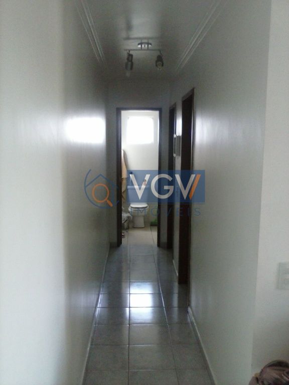 Apartamento à venda com 2 quartos, 65m² - Foto 2