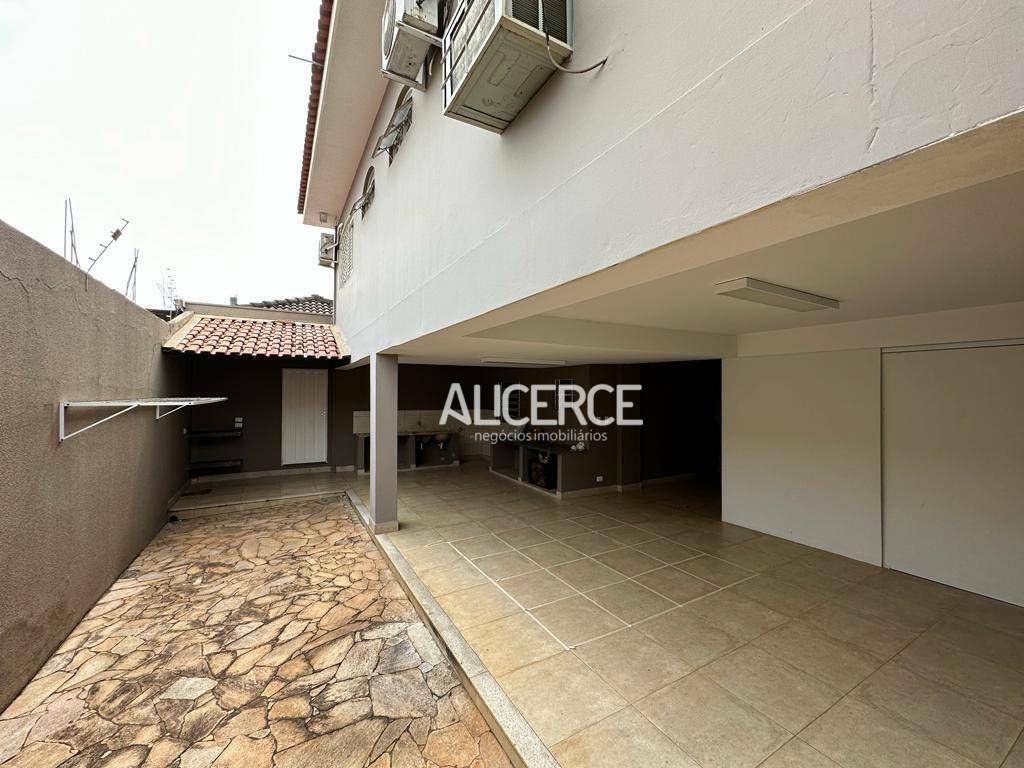 Casa à venda com 3 quartos, 248m² - Foto 24