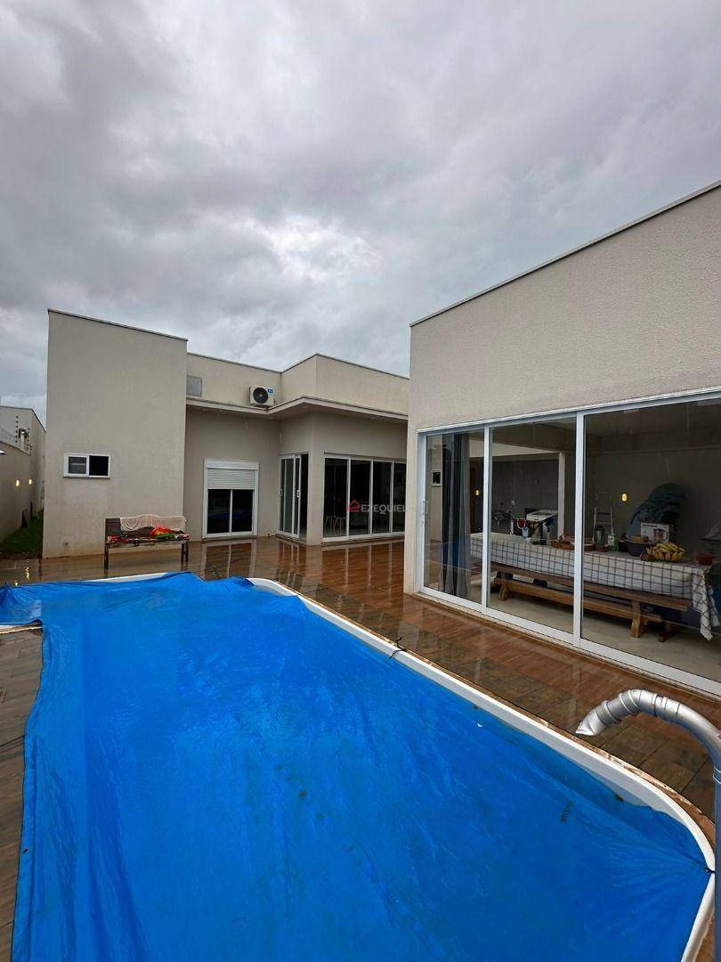 Casa à venda com 3 quartos, 200m² - Foto 4