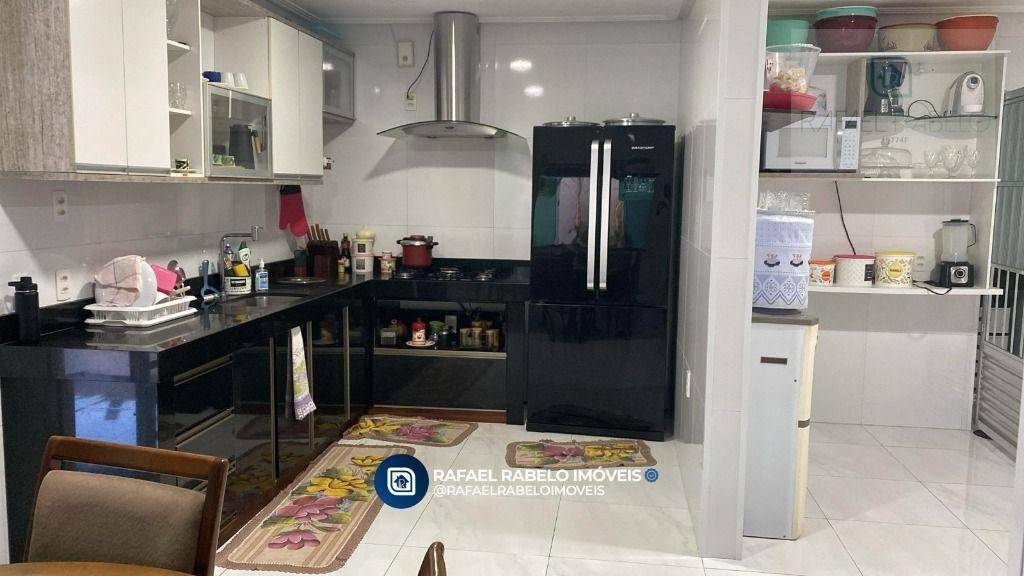 Casa à venda com 2 quartos, 220m² - Foto 10