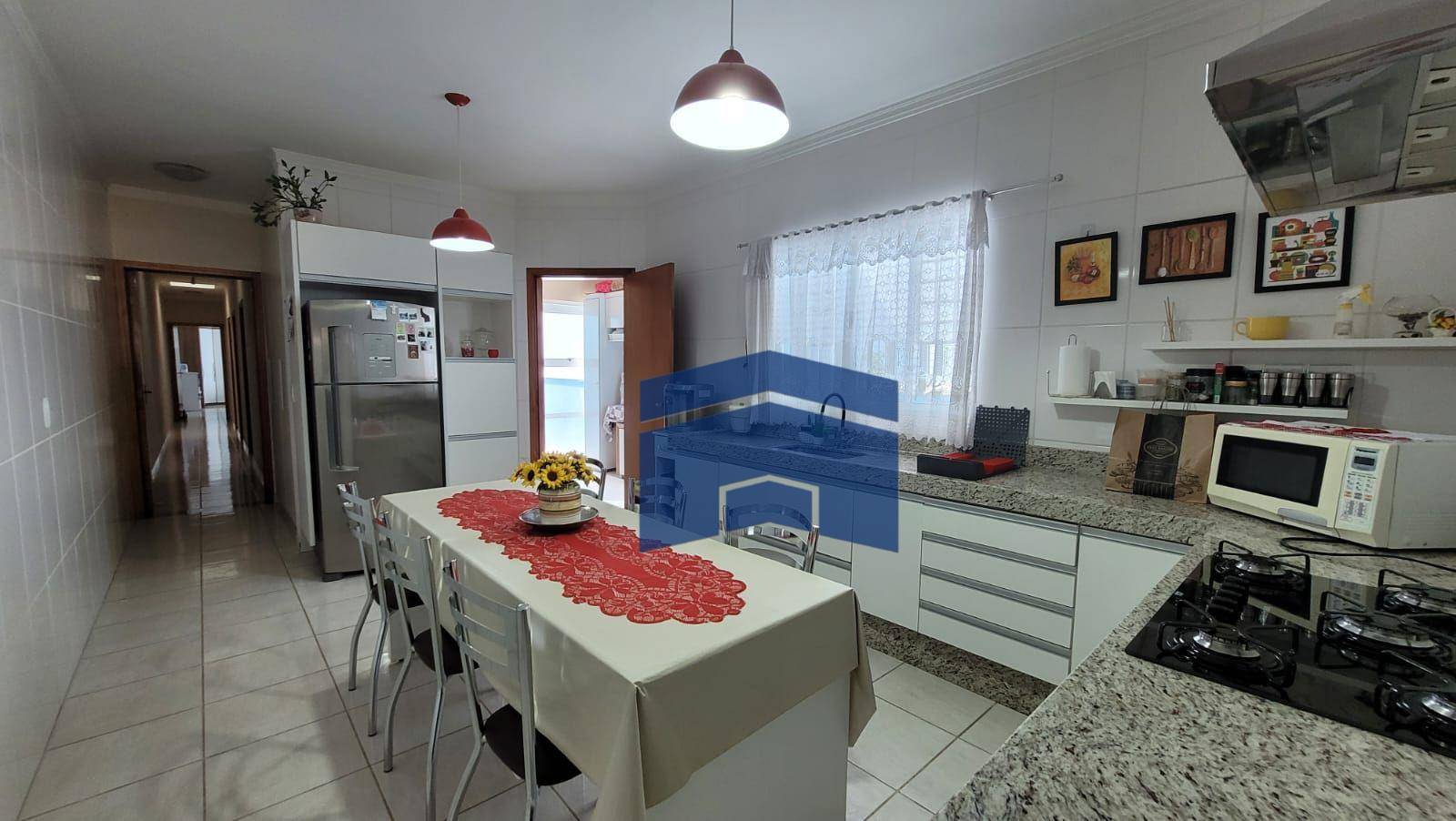 Casa à venda com 3 quartos, 155m² - Foto 8