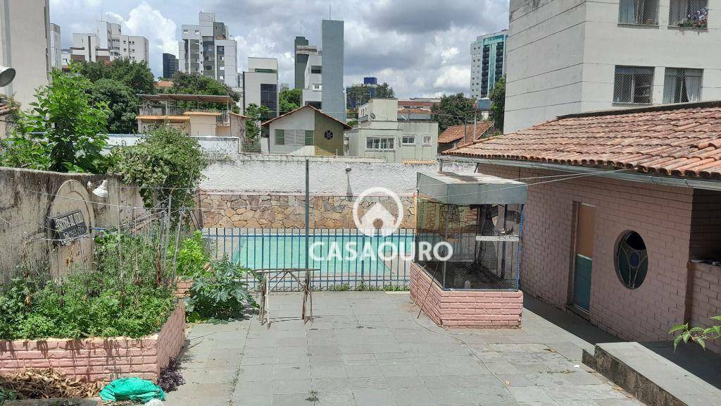 Casa à venda com 6 quartos, 400m² - Foto 3