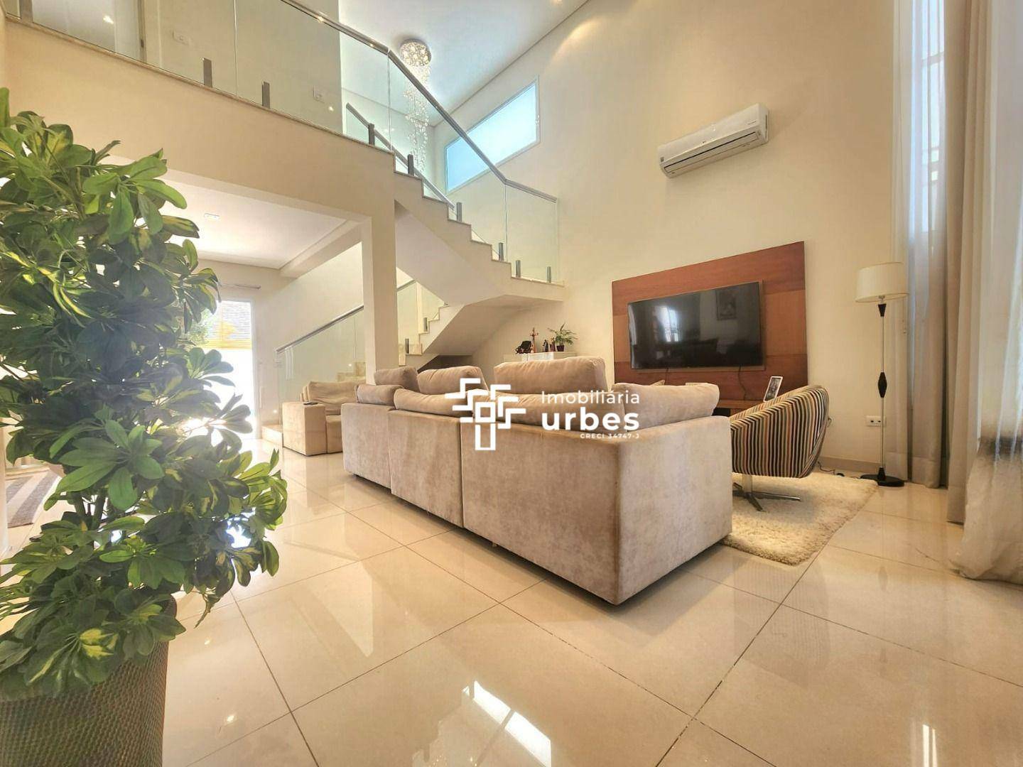 Casa de Condomínio à venda com 3 quartos, 278m² - Foto 2