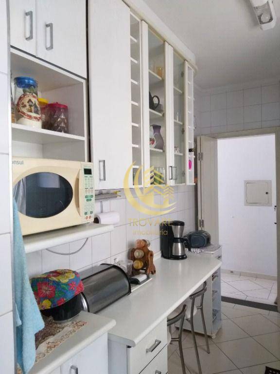 Apartamento à venda com 3 quartos, 74m² - Foto 2