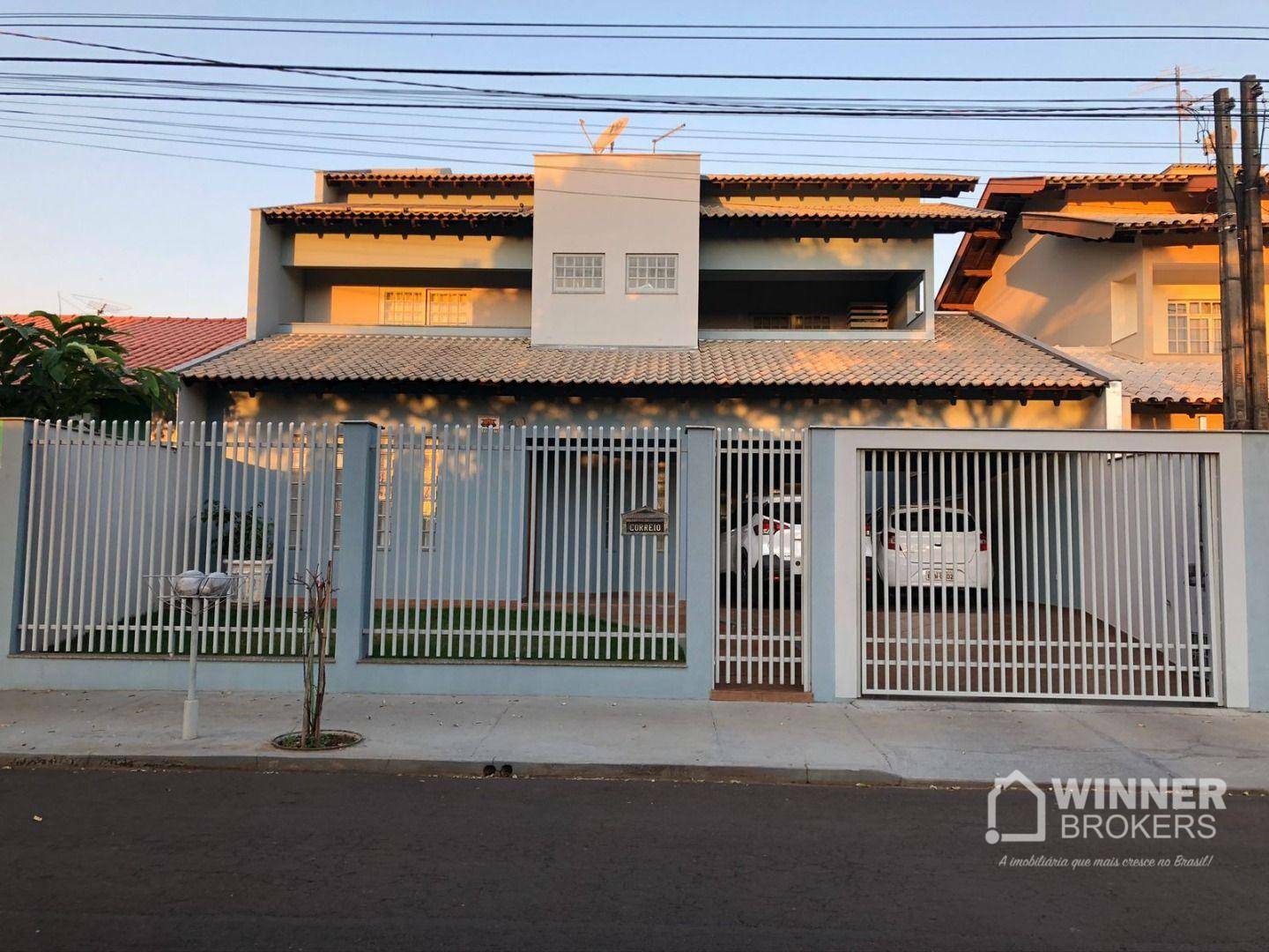 Sobrado à venda com 4 quartos, 298m² - Foto 1