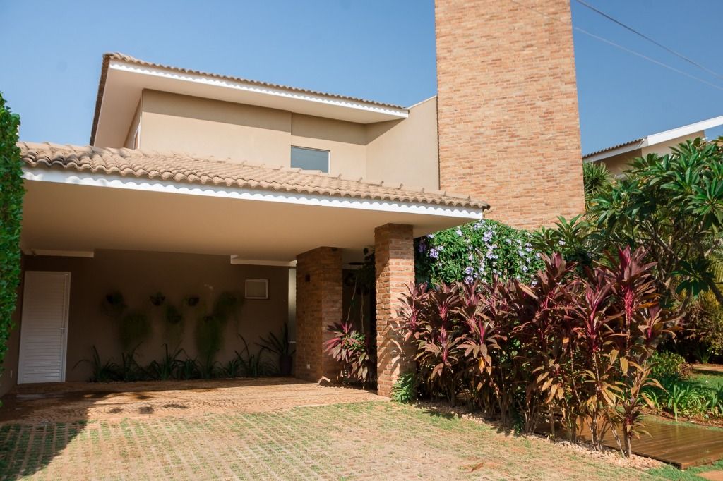 Casa de Condomínio à venda com 4 quartos, 300m² - Foto 1