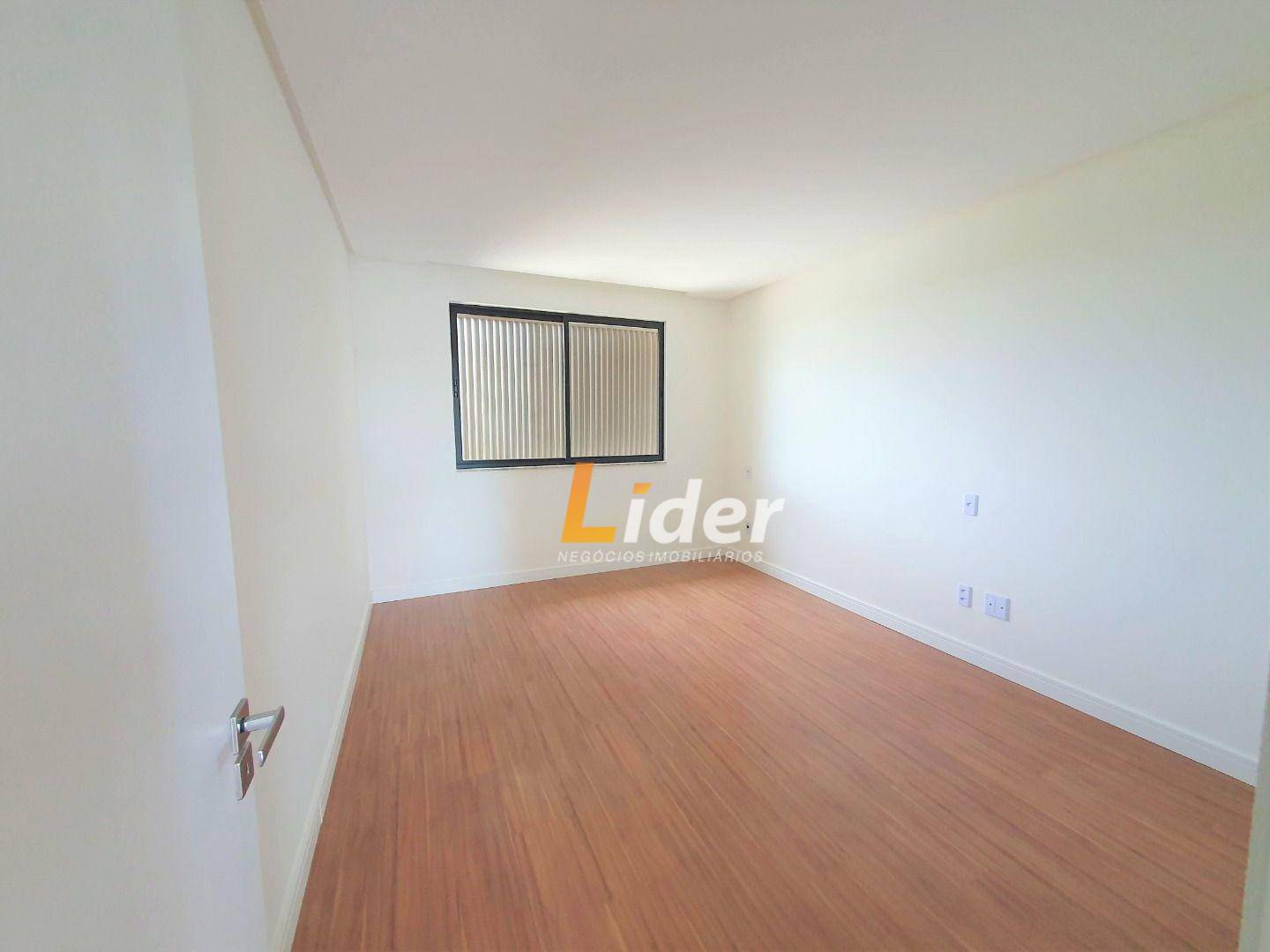 Casa de Condomínio à venda com 4 quartos, 320m² - Foto 13