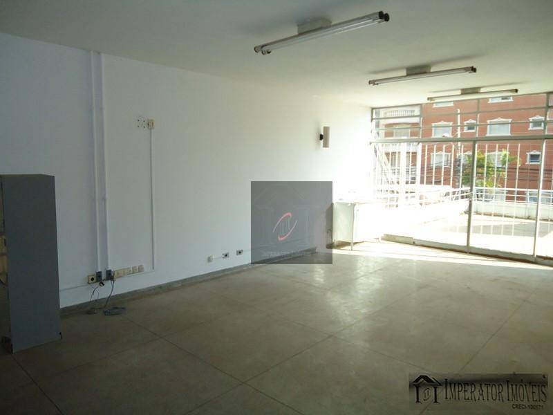 Casa para alugar com 4 quartos, 200m² - Foto 3