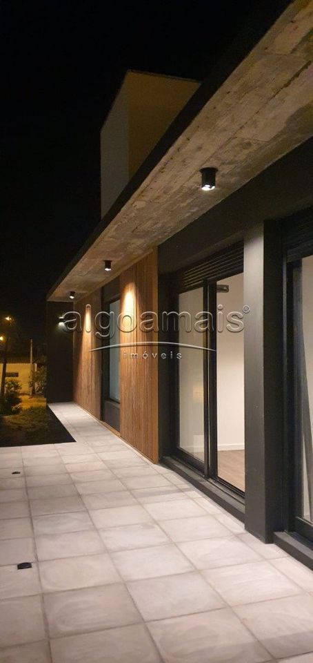 Casa à venda com 4 quartos, 220m² - Foto 3