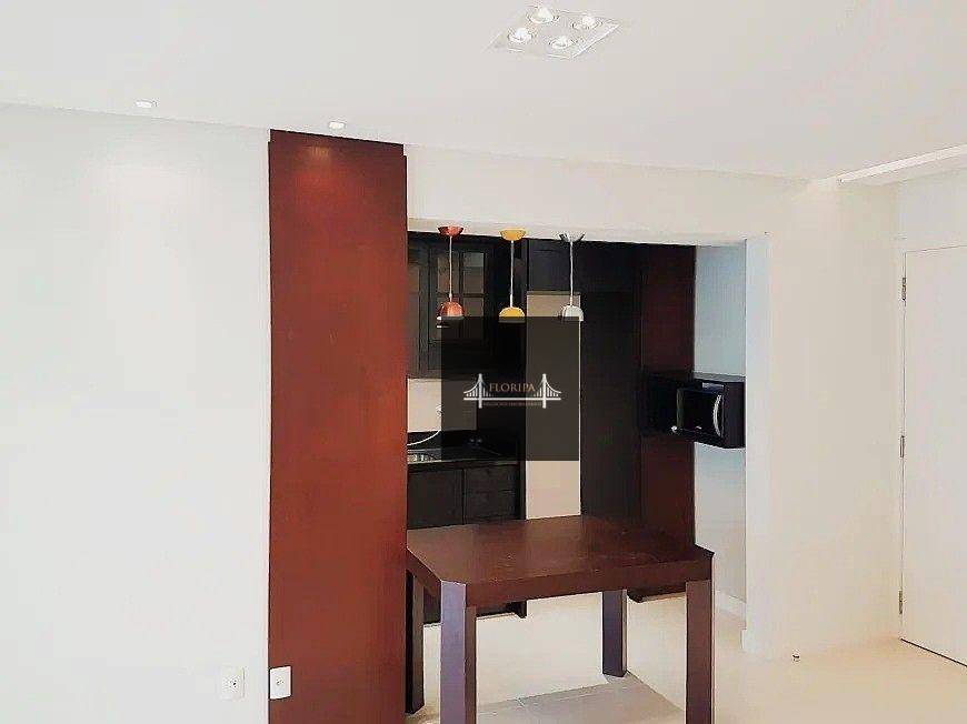 Apartamento à venda com 2 quartos, 66m² - Foto 4