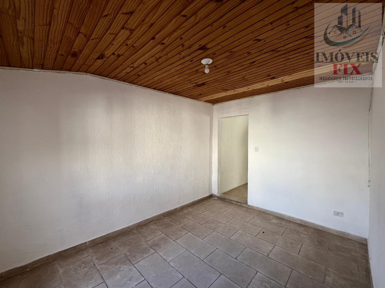 Casa à venda com 3 quartos, 80m² - Foto 4