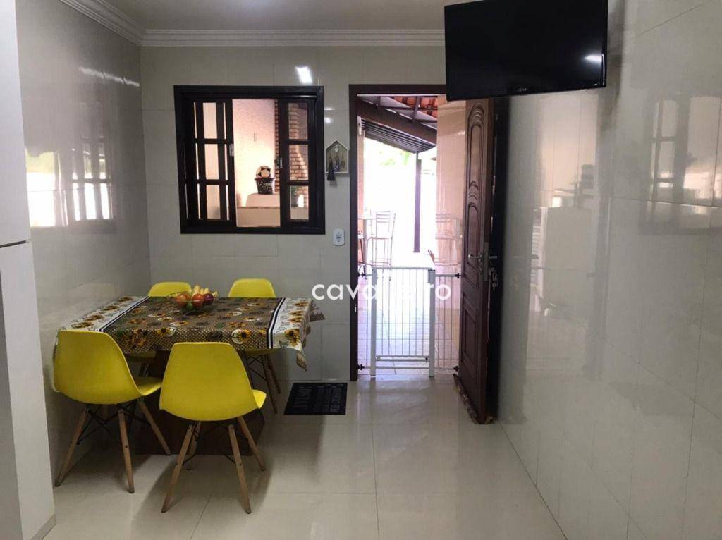 Casa à venda com 4 quartos, 250m² - Foto 22