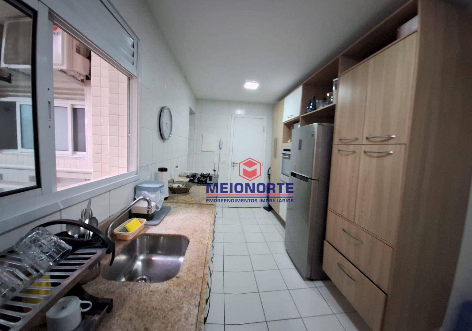 Apartamento à venda com 3 quartos, 142m² - Foto 6