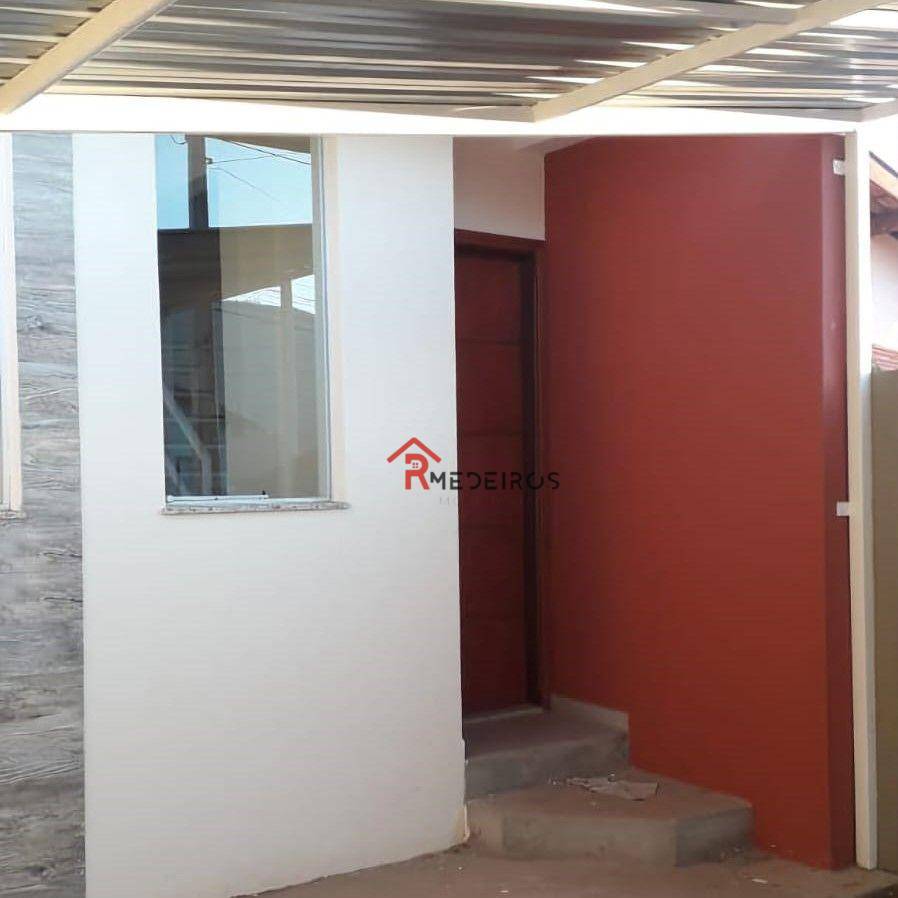 Casa à venda com 2 quartos, 100m² - Foto 2