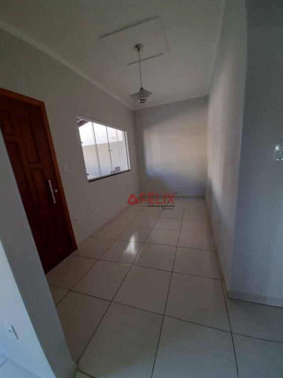 Casa de Condomínio à venda com 4 quartos, 168m² - Foto 1