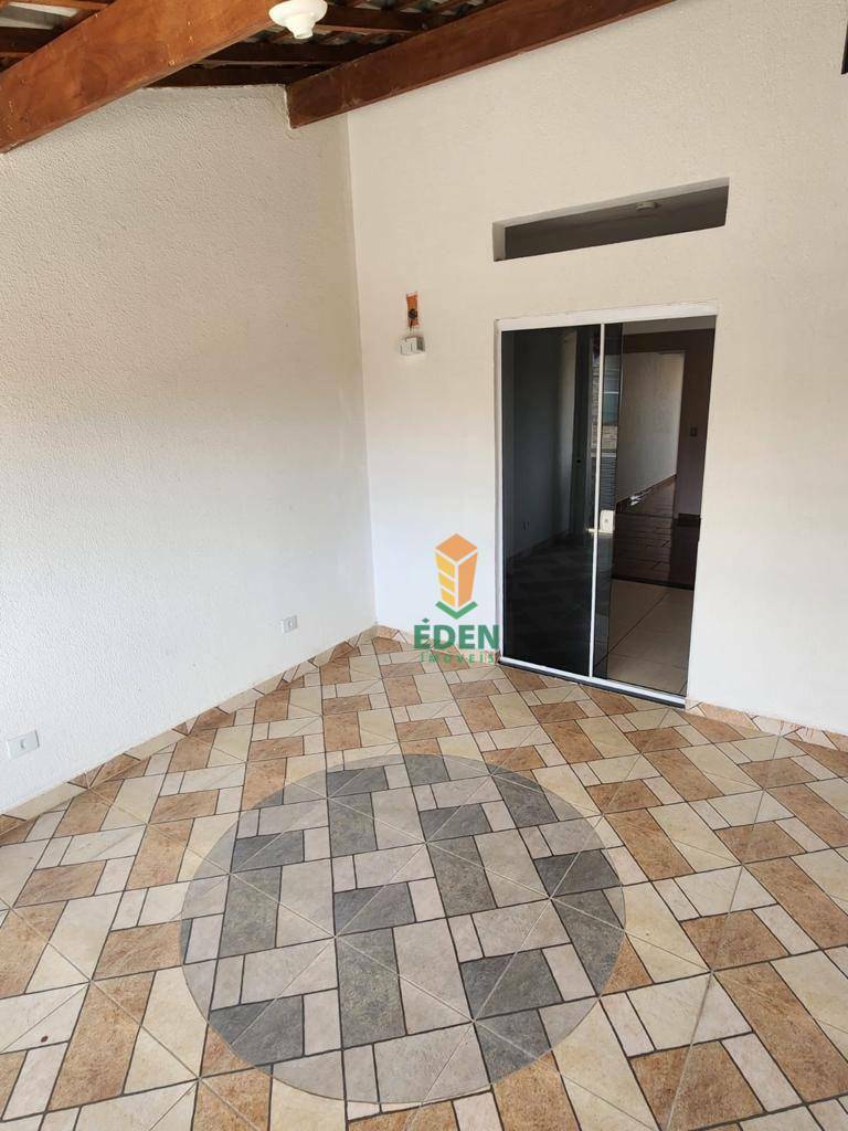 Casa à venda com 2 quartos, 80m² - Foto 14