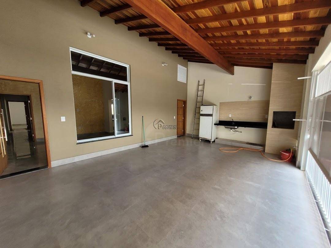 Casa à venda com 3 quartos, 140m² - Foto 2