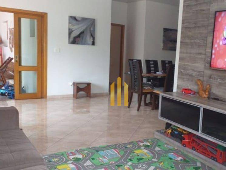 Casa à venda com 3 quartos, 300m² - Foto 4