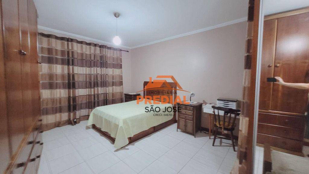 Casa à venda com 3 quartos, 151m² - Foto 14