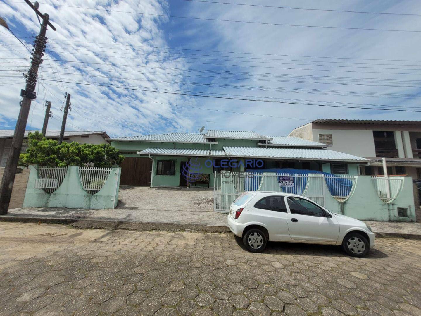 Casa à venda com 5 quartos, 170m² - Foto 2