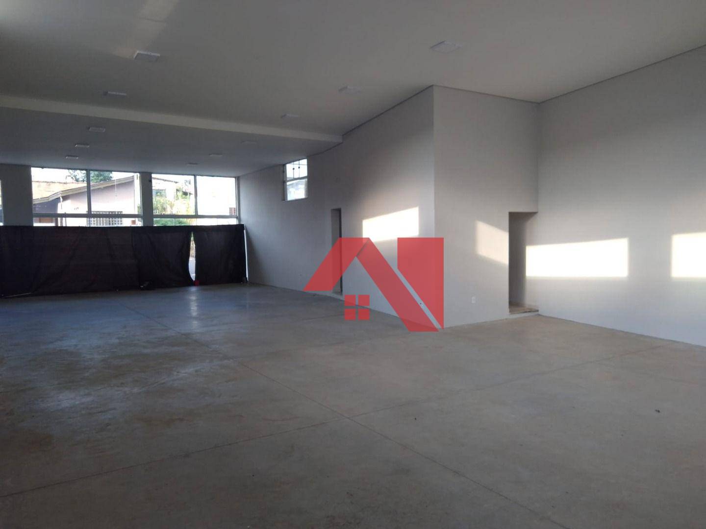 Loja-Salão para alugar, 240m² - Foto 1