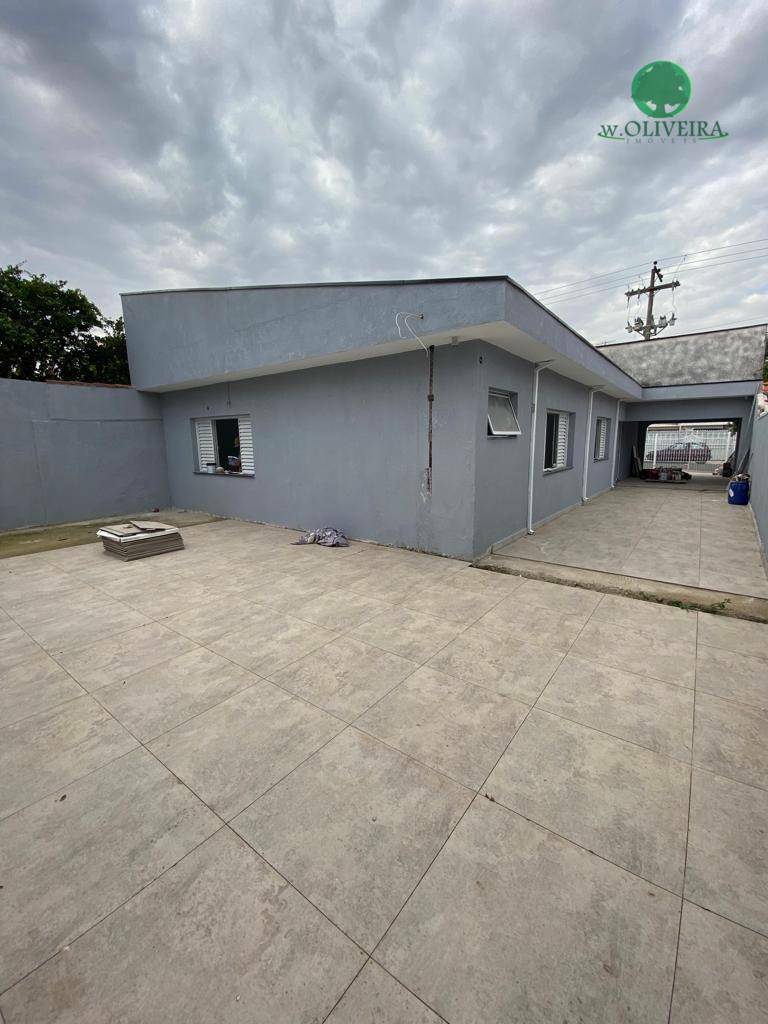 Casa à venda com 3 quartos, 143m² - Foto 1