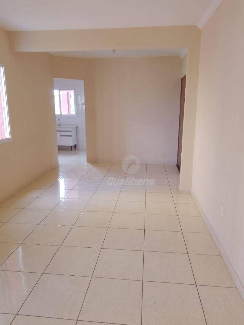 Apartamento para alugar com 2 quartos, 75m² - Foto 4