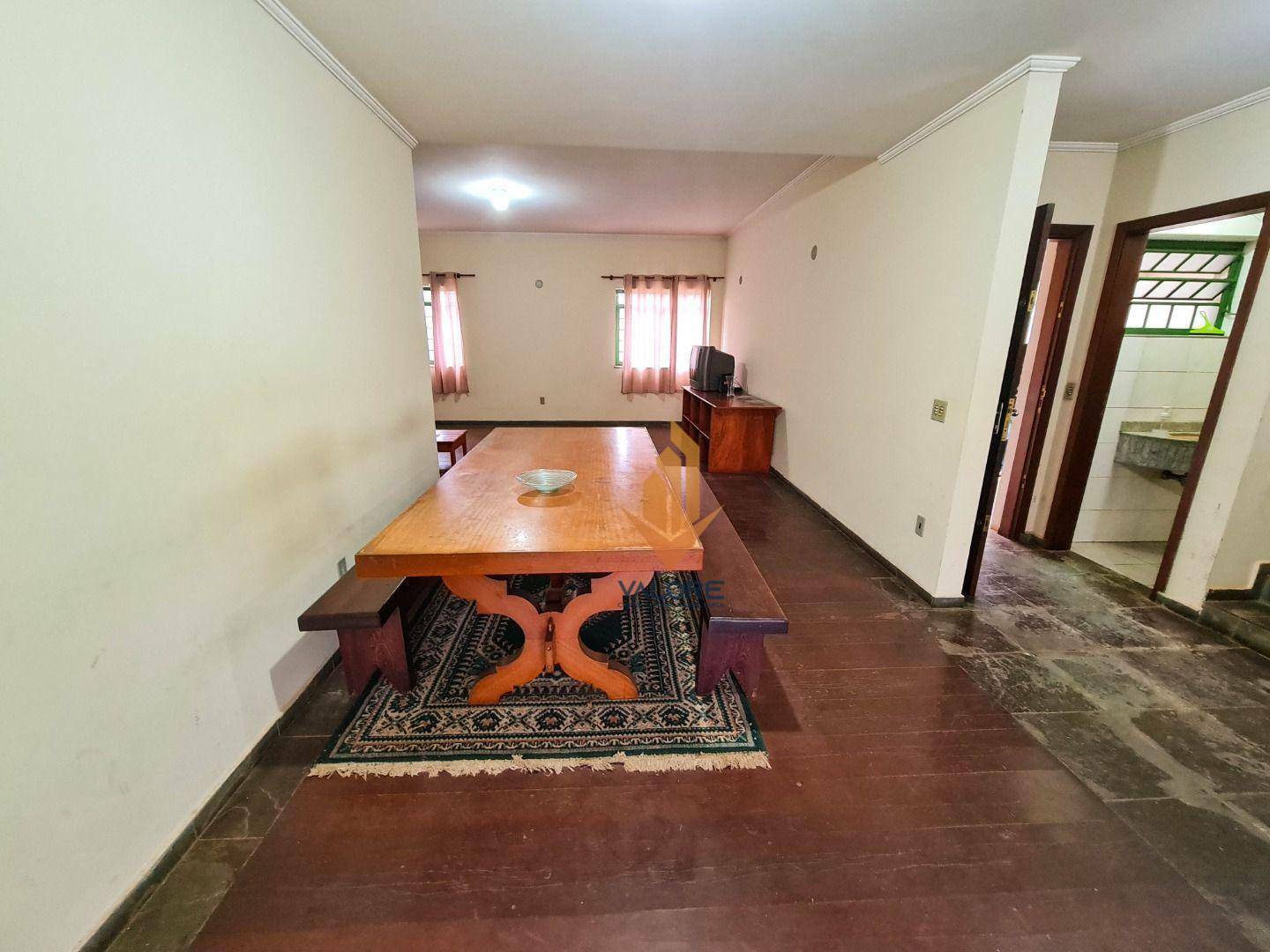 Casa à venda com 8 quartos, 365m² - Foto 13