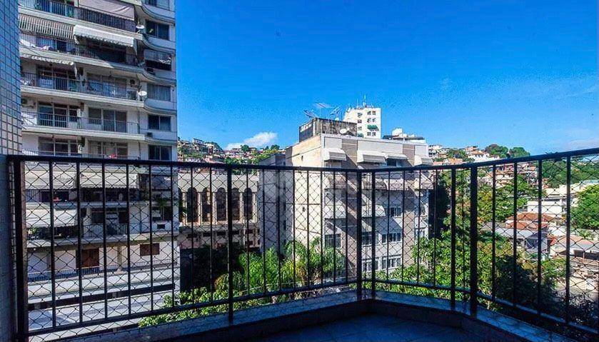 Apartamento à venda com 2 quartos, 67m² - Foto 2