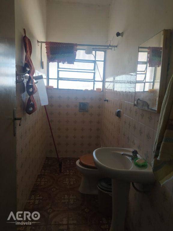 Casa à venda com 2 quartos, 90m² - Foto 9