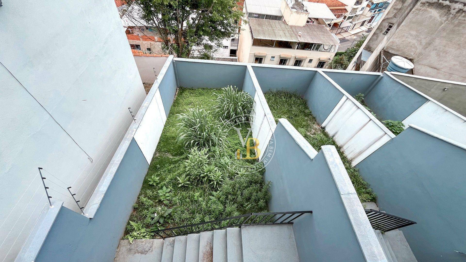 Casa à venda com 3 quartos, 90m² - Foto 19