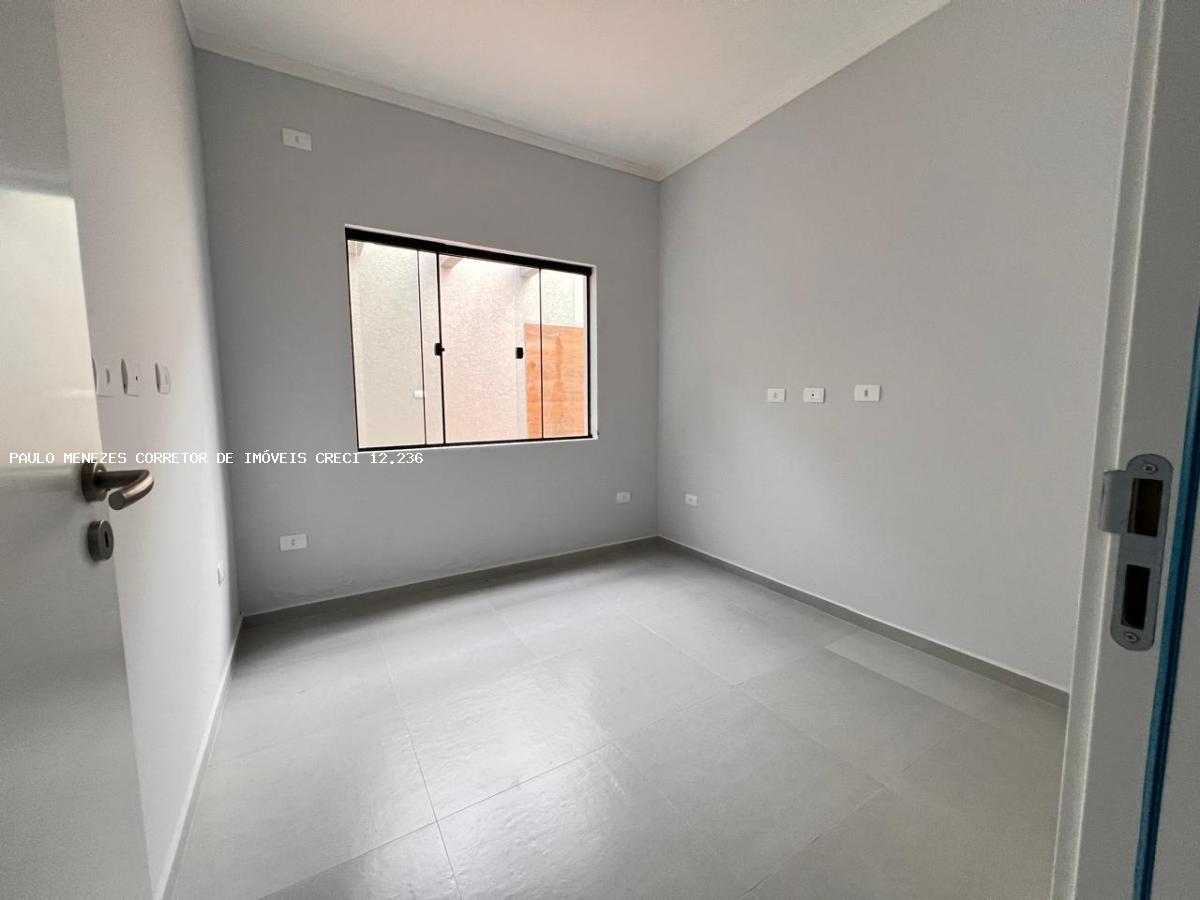 Casa à venda com 3 quartos, 180m² - Foto 8