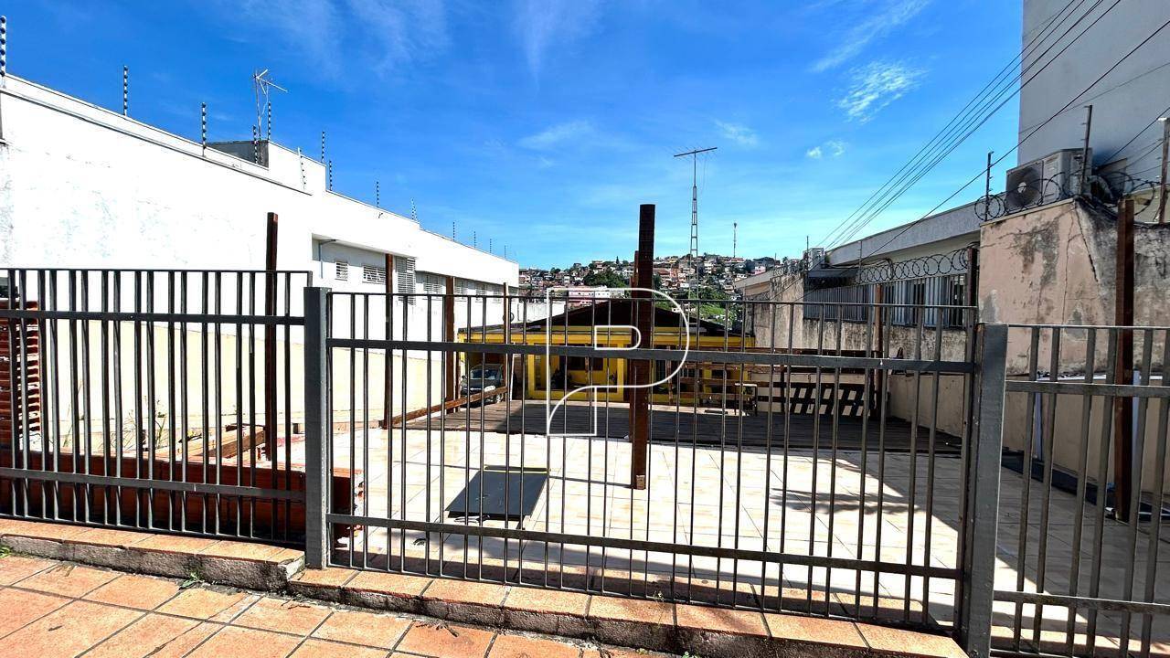 Casa à venda e aluguel com 3 quartos, 152m² - Foto 2