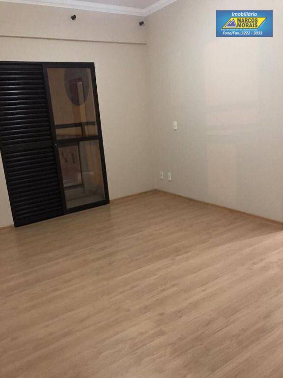 Apartamento para alugar com 3 quartos, 115m² - Foto 5