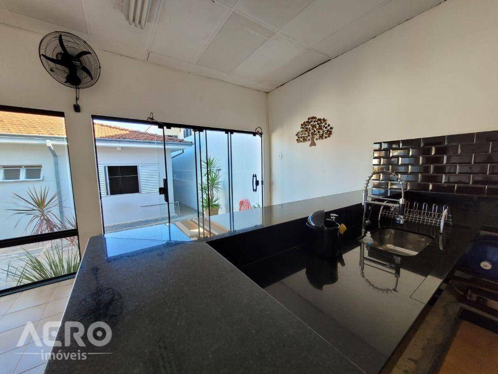 Casa à venda com 3 quartos, 263m² - Foto 50