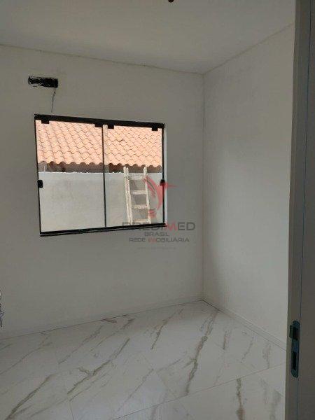 Casa à venda com 2 quartos, 65m² - Foto 4