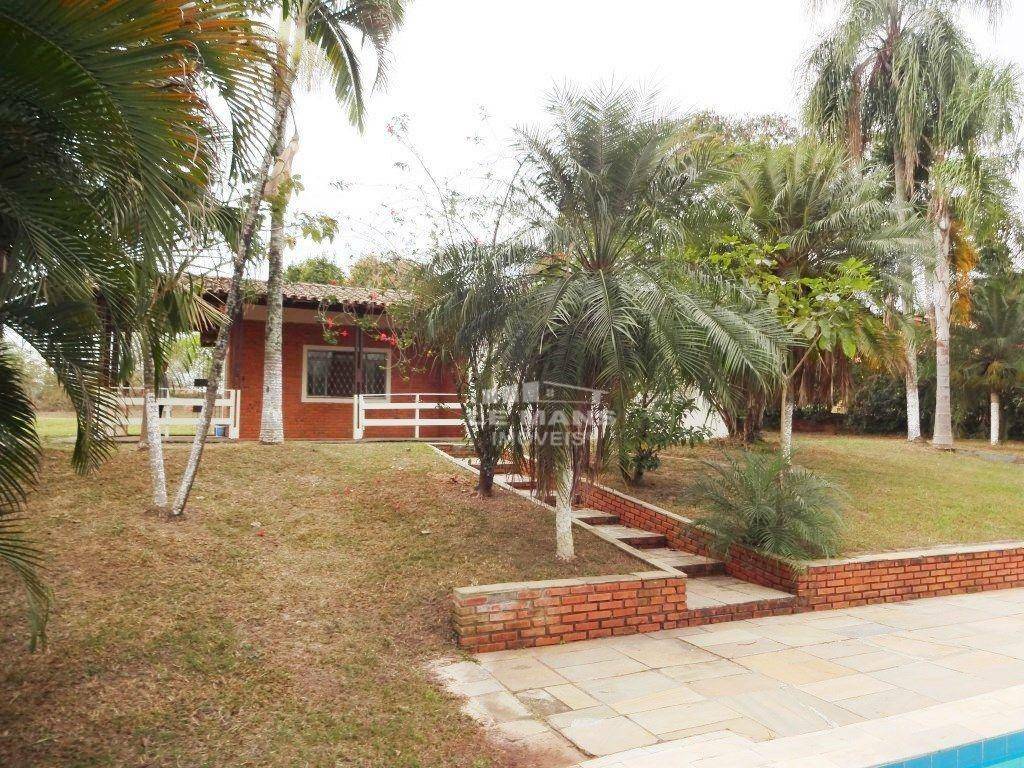 Chácara à venda com 3 quartos, 279m² - Foto 2