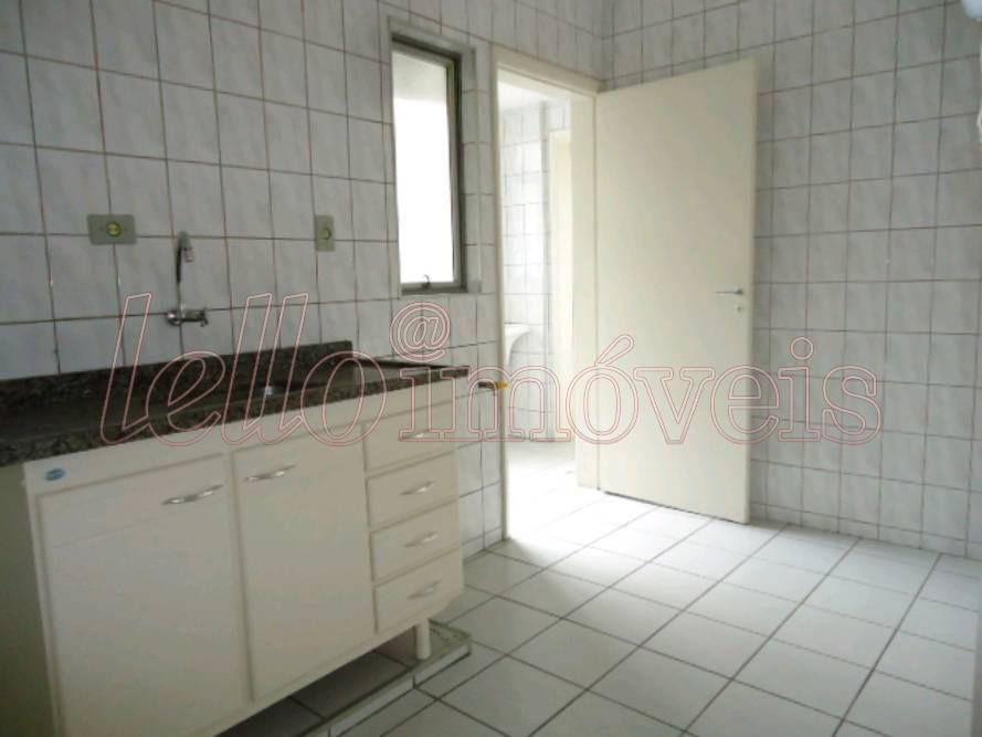 Apartamento para alugar com 2 quartos, 75m² - Foto 11