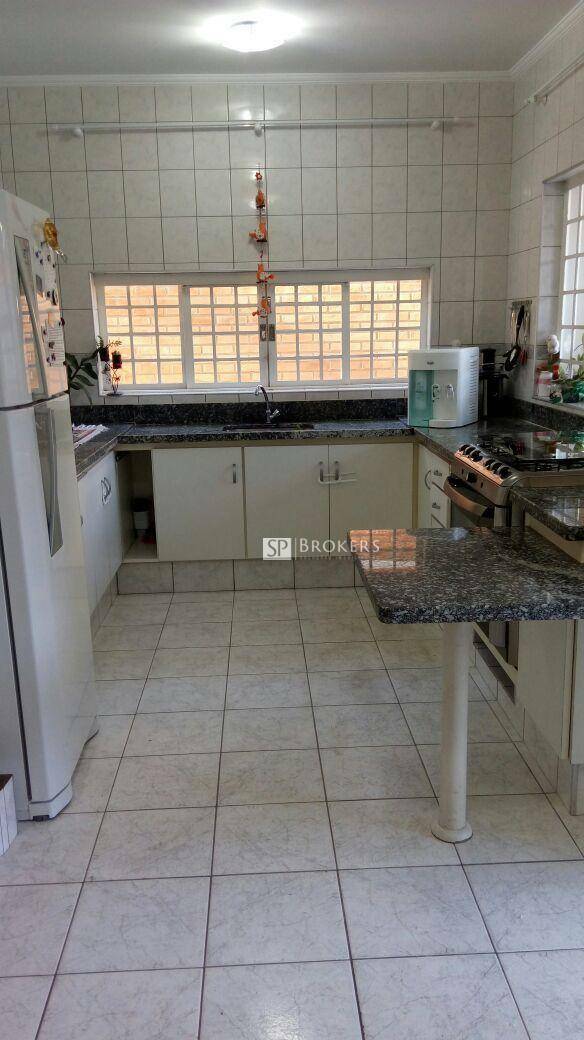 Casa à venda com 3 quartos, 300m² - Foto 6