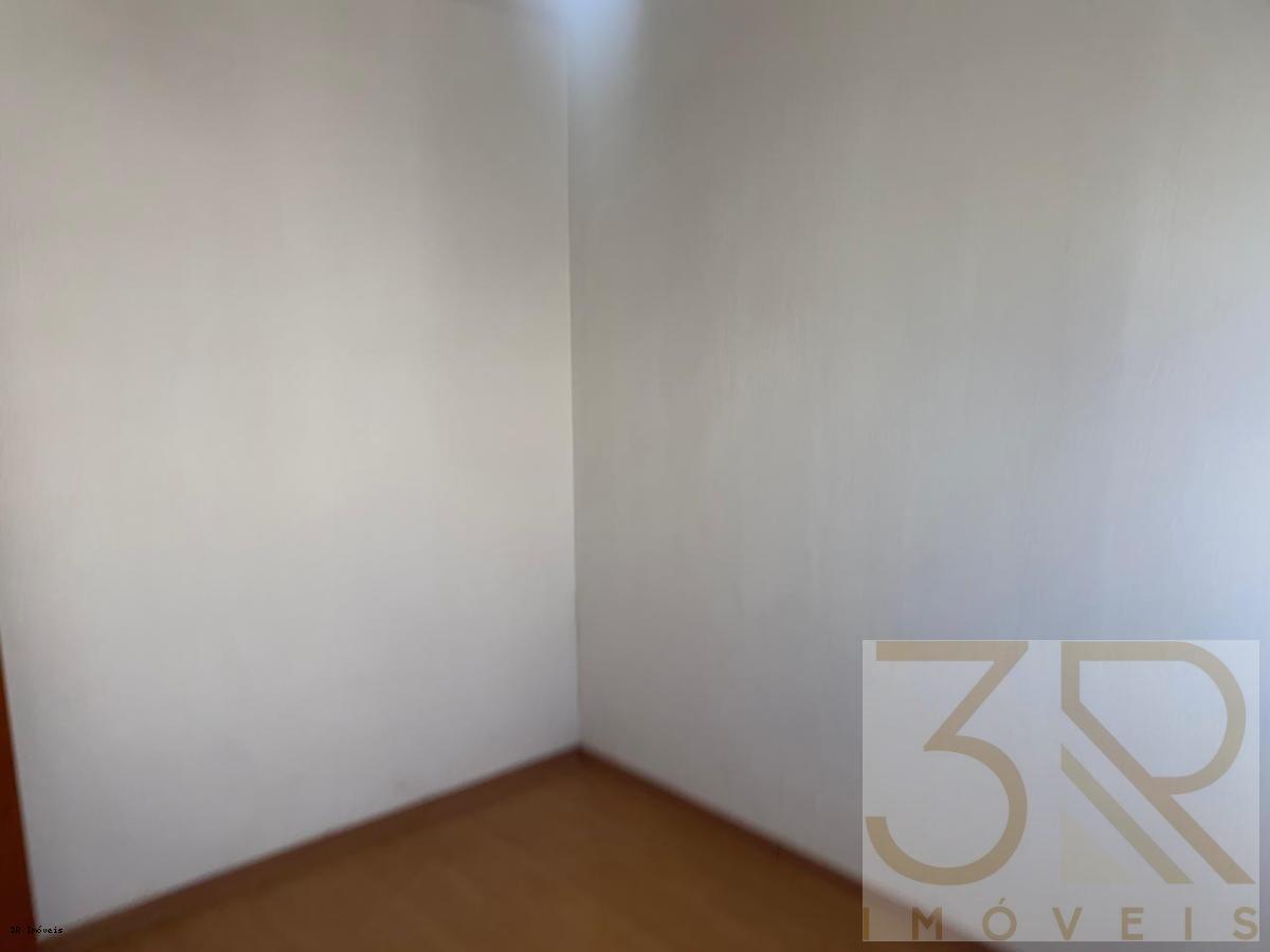 Apartamento à venda com 2 quartos, 46m² - Foto 4