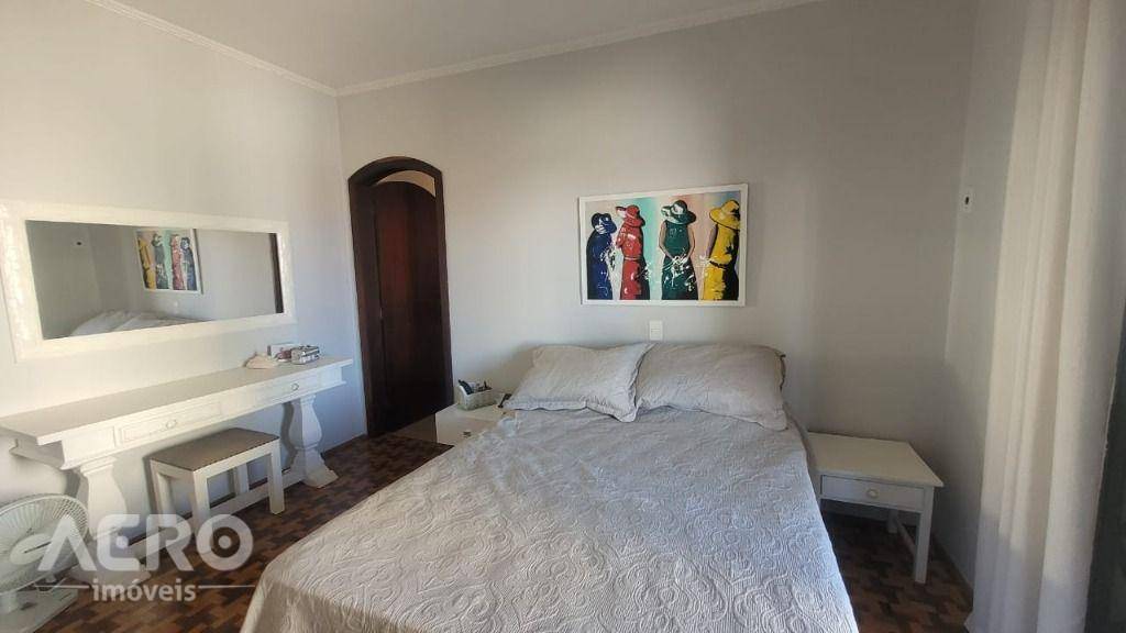 Casa à venda com 4 quartos, 229m² - Foto 27