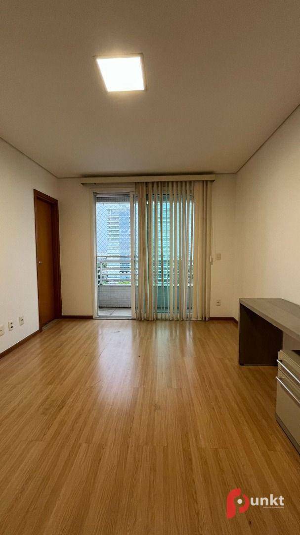 Apartamento para alugar com 3 quartos, 149m² - Foto 3