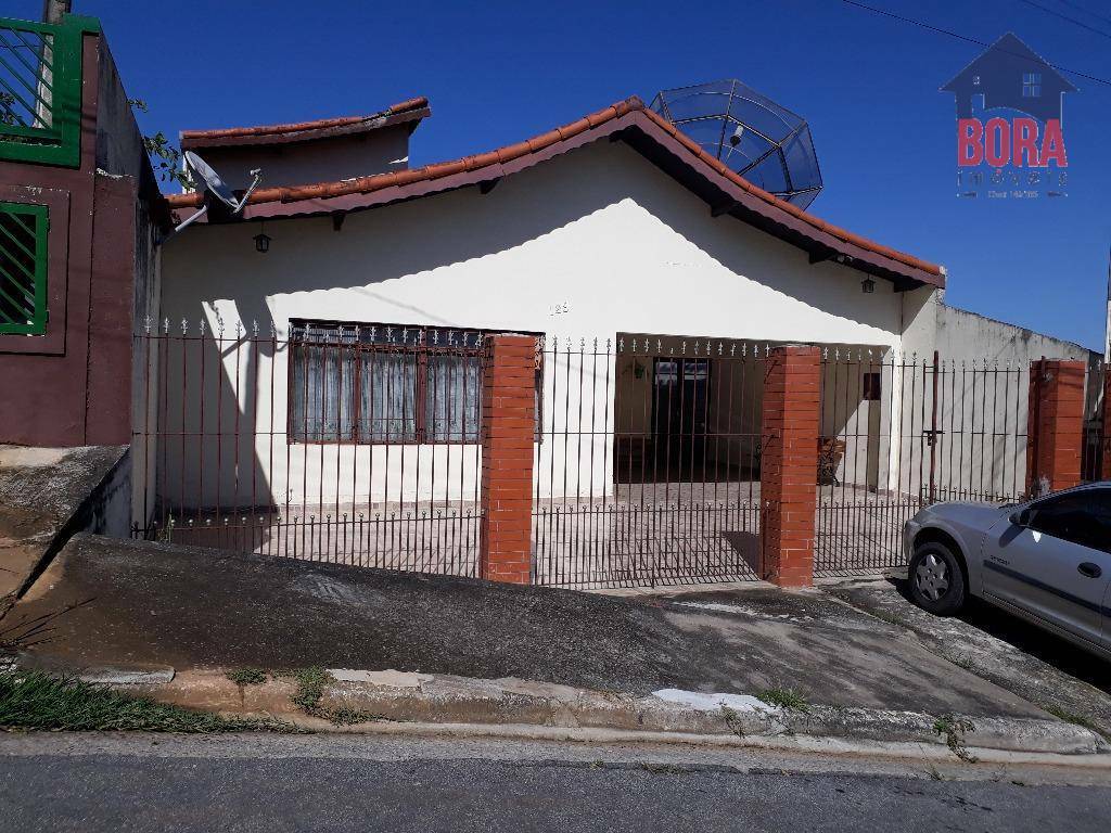 Casa à venda com 3 quartos, 200m² - Foto 1